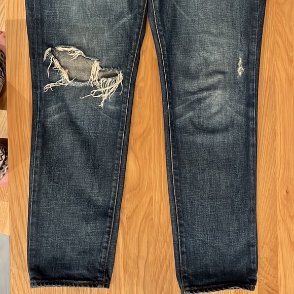 J Brand
Blue/ Distressed Aidan Ringer Boyfriend Cut Jeans, size 28 - Picture 3 of 8